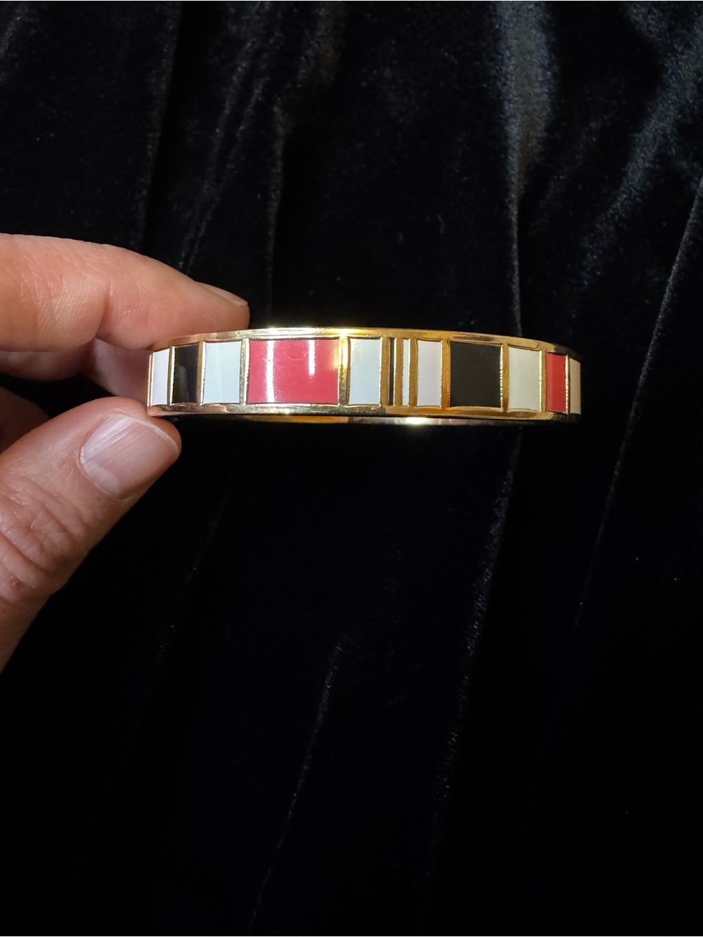Kate Spade New York Hit your stride enamel hinged bangle bracelet
